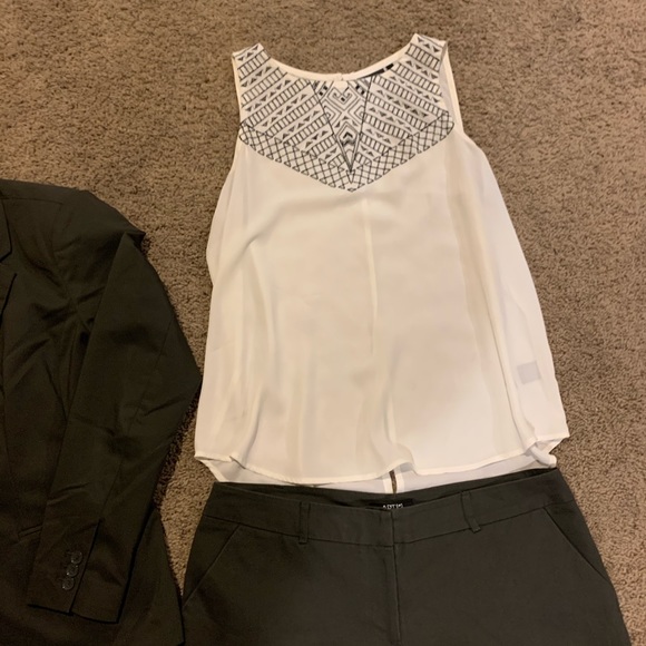 Women’s 3 piece pant suit - Picture 8 of 11